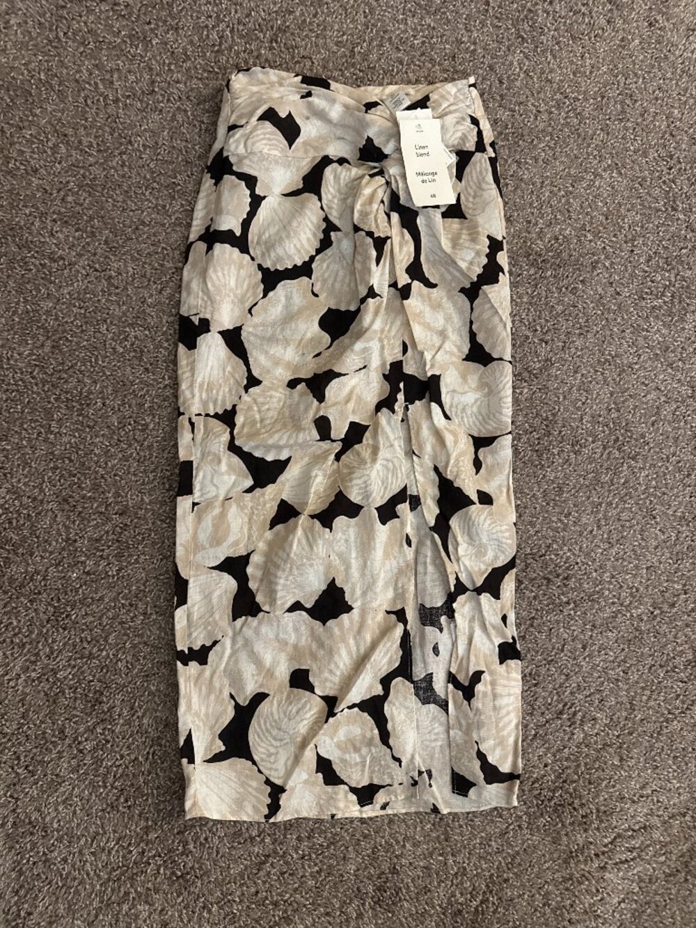 H&M Black and Cream Shell Print Midi Skirt